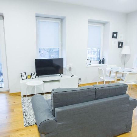 Bright 1Bd Apartment In Old Town By Hostlovers Каунас Экстерьер фото